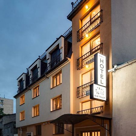 Family Hotel Anna Ruse Eksteriør bilde