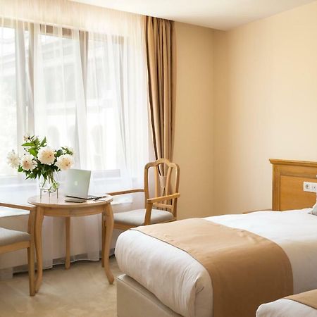 Family Hotel Anna Ruse Eksteriør bilde