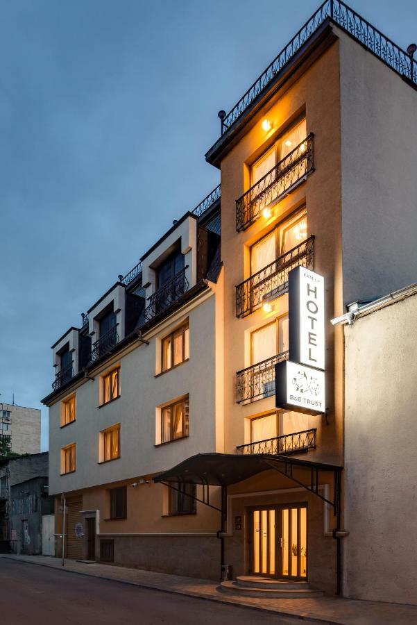 Family Hotel Anna Ruse Eksteriør bilde