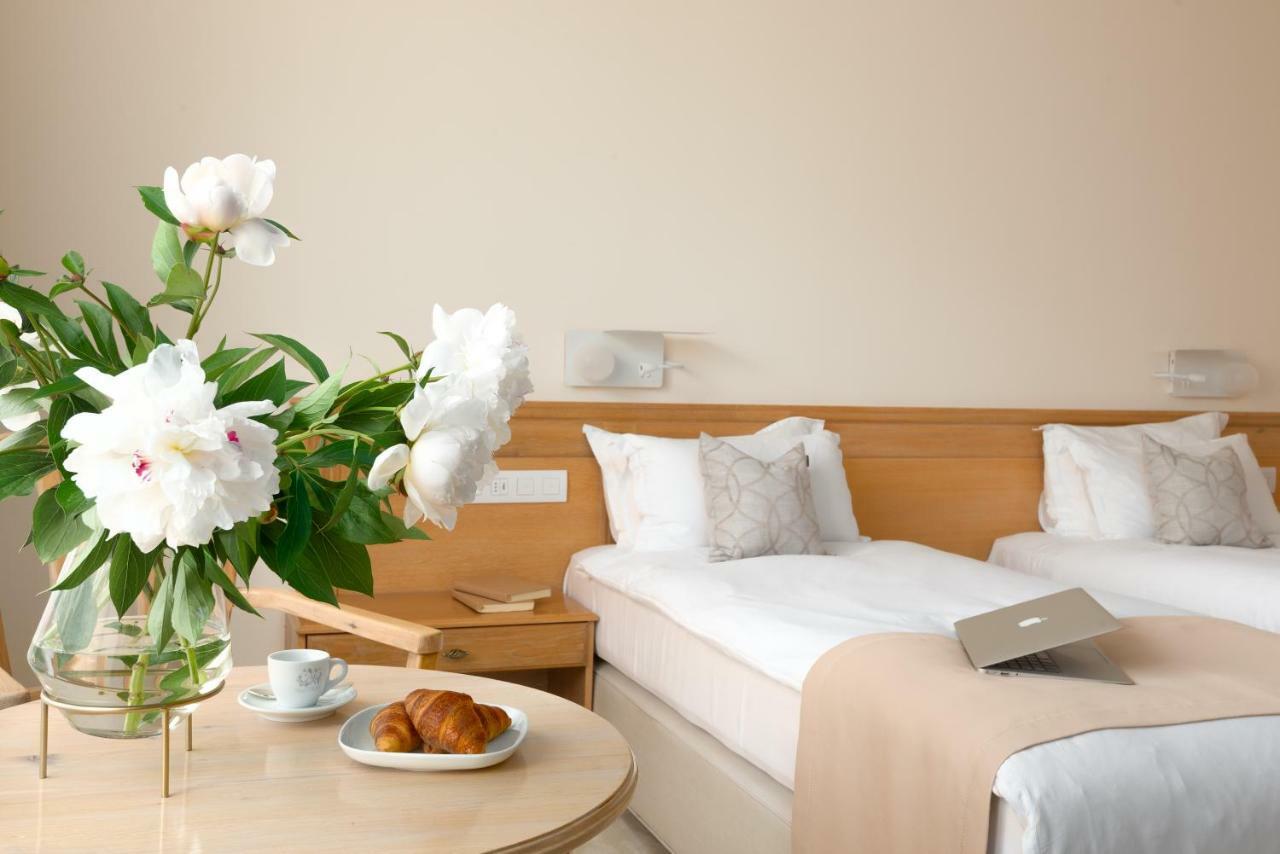 Family Hotel Anna Ruse Eksteriør bilde